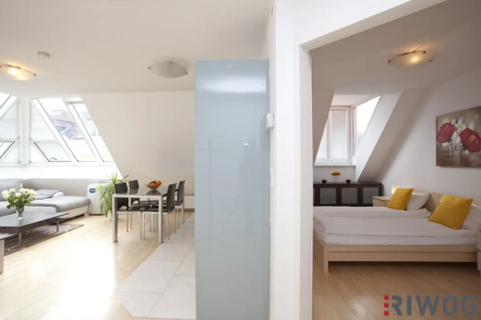 vollmöblierte Dachgeschosswohnung im Altbau *** 3 Gehminuten zum AKH Wien bzw zur Alser Straße