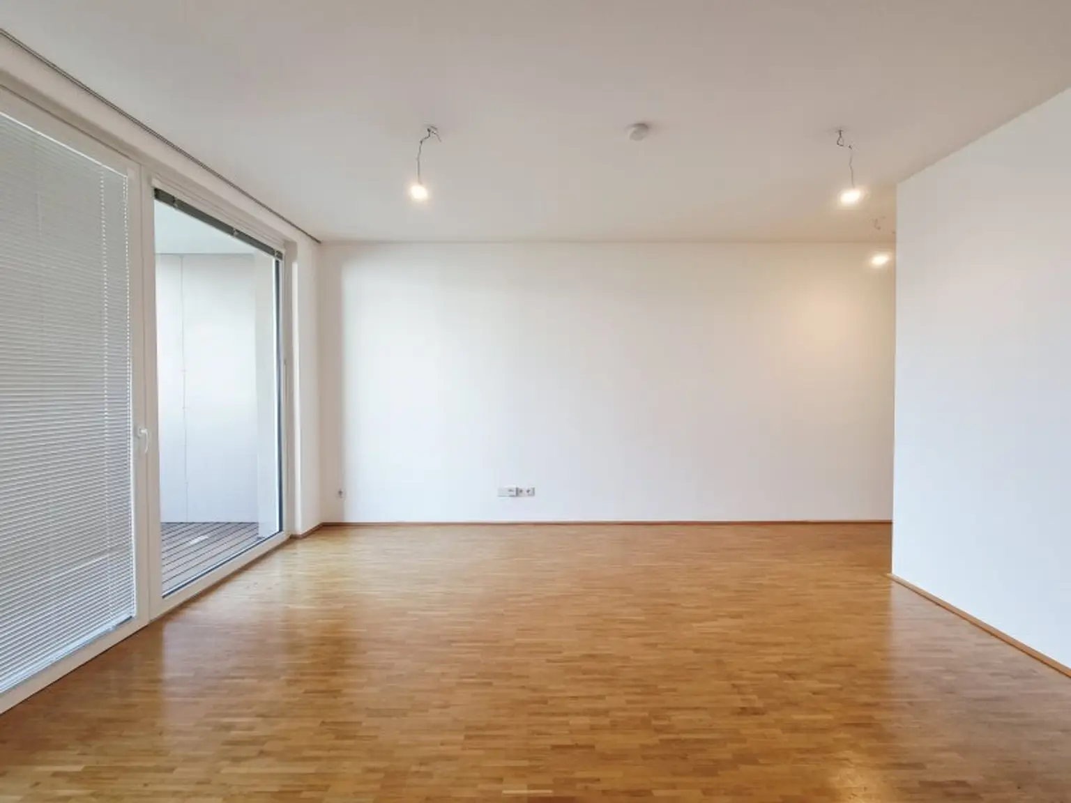 Attraktive 4-Zimmer-Wohnung mit Loggia zwischen Hauptbahnhof und Klinikum