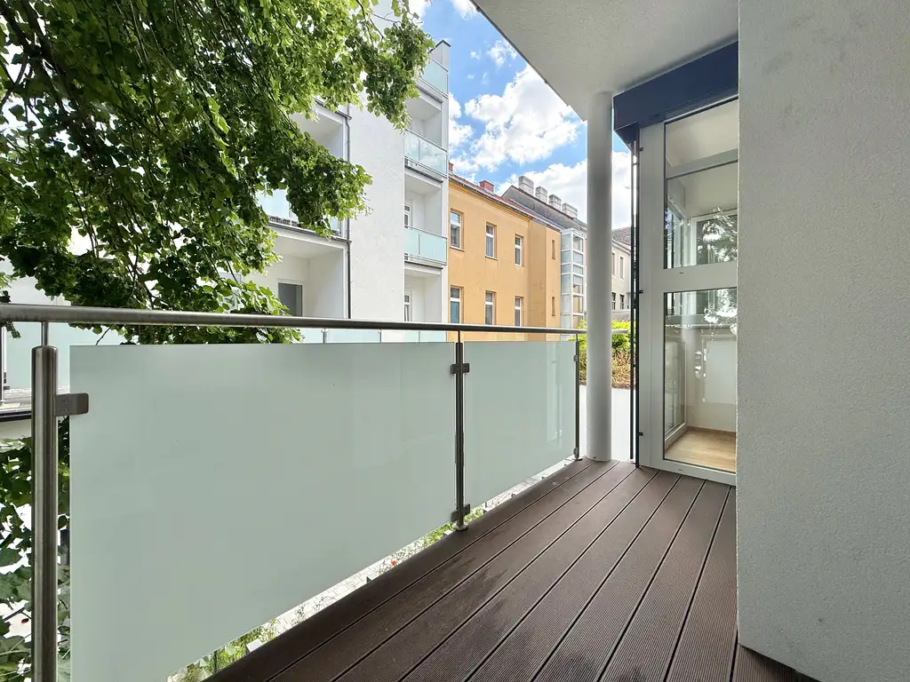 Erstbezug nach Kernsanierung I Luftwärmepumpe + Fußbodenheizung I ruhige Innenhoflage I eigener Liftzugang