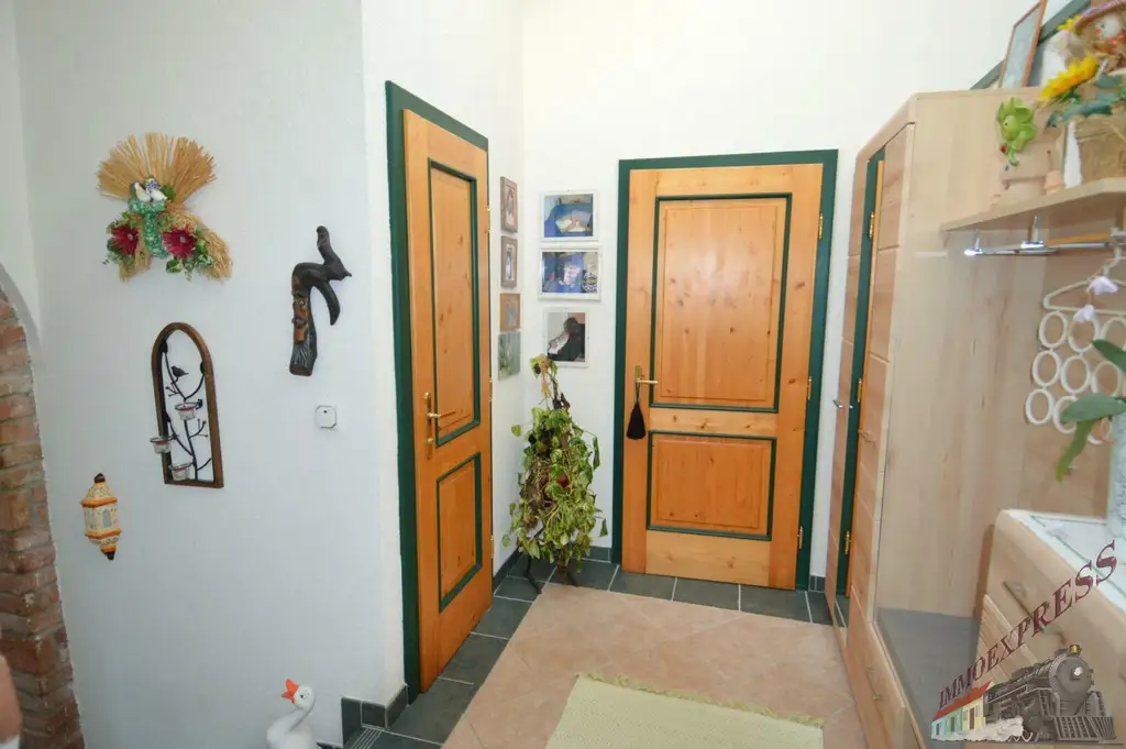 Gepflegtes Einfamilienhaus - Doppelcarport - Garage - neue Pelletheizung mit Solaranlage