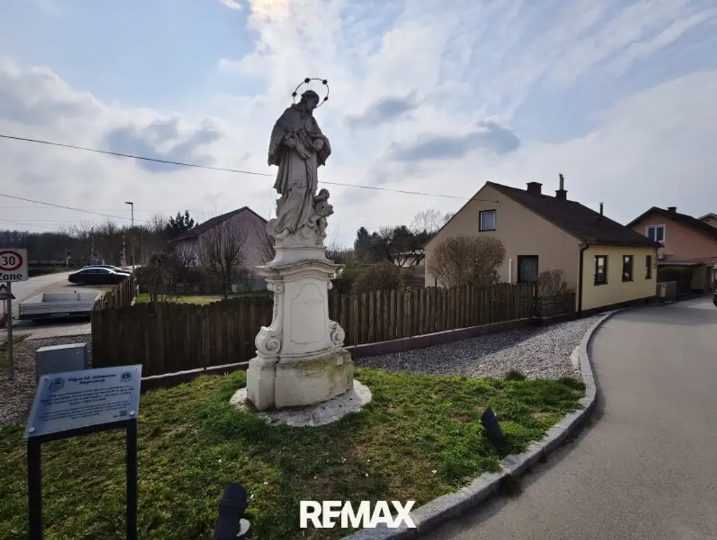 EFH mit großem Grundstück (1.164m²; teilbar) mit Garage, Carport und drei Gartenhäuschen