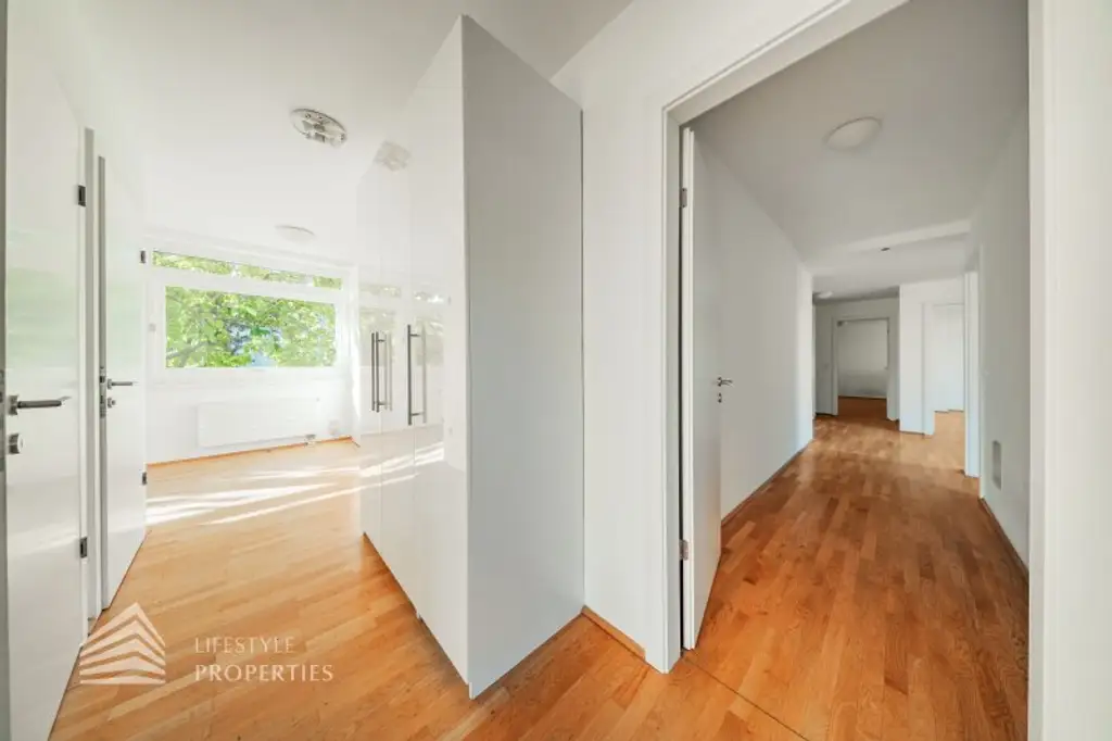 Wunderschöne 5 - Zimmer Wohnung mit Terrasse und Garten