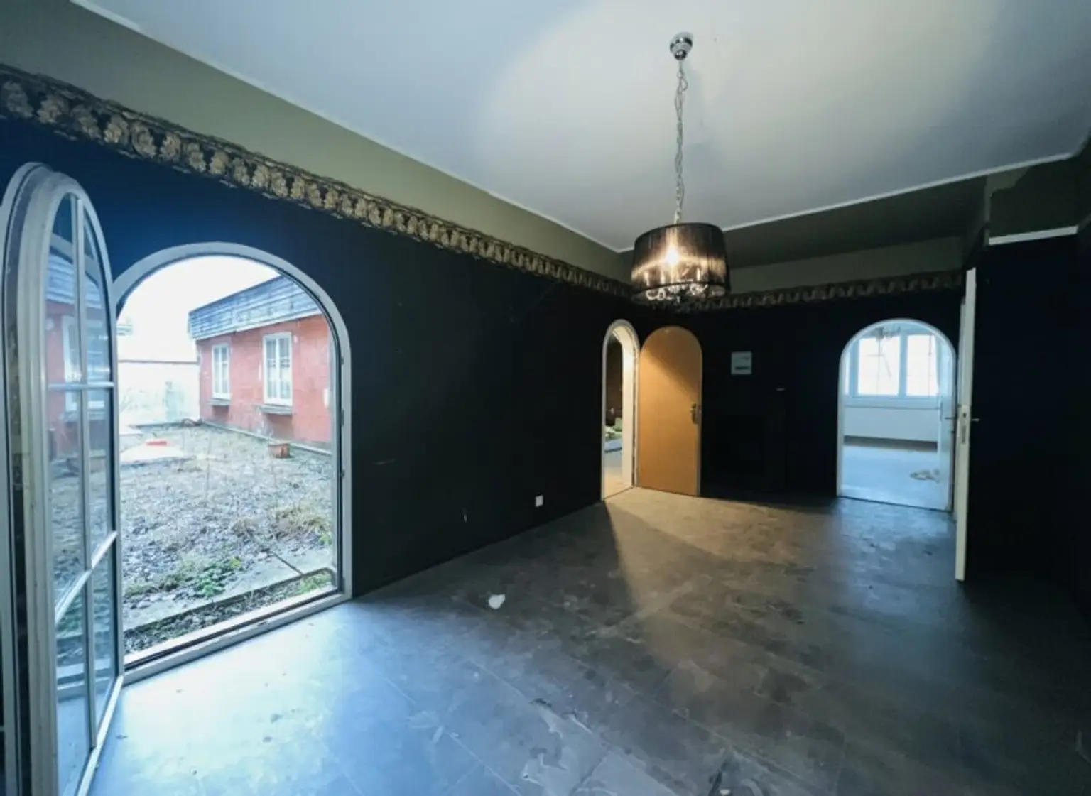 Zimmer OG mit Zugang zur Terrasse/Garten, Flur und Rohbau