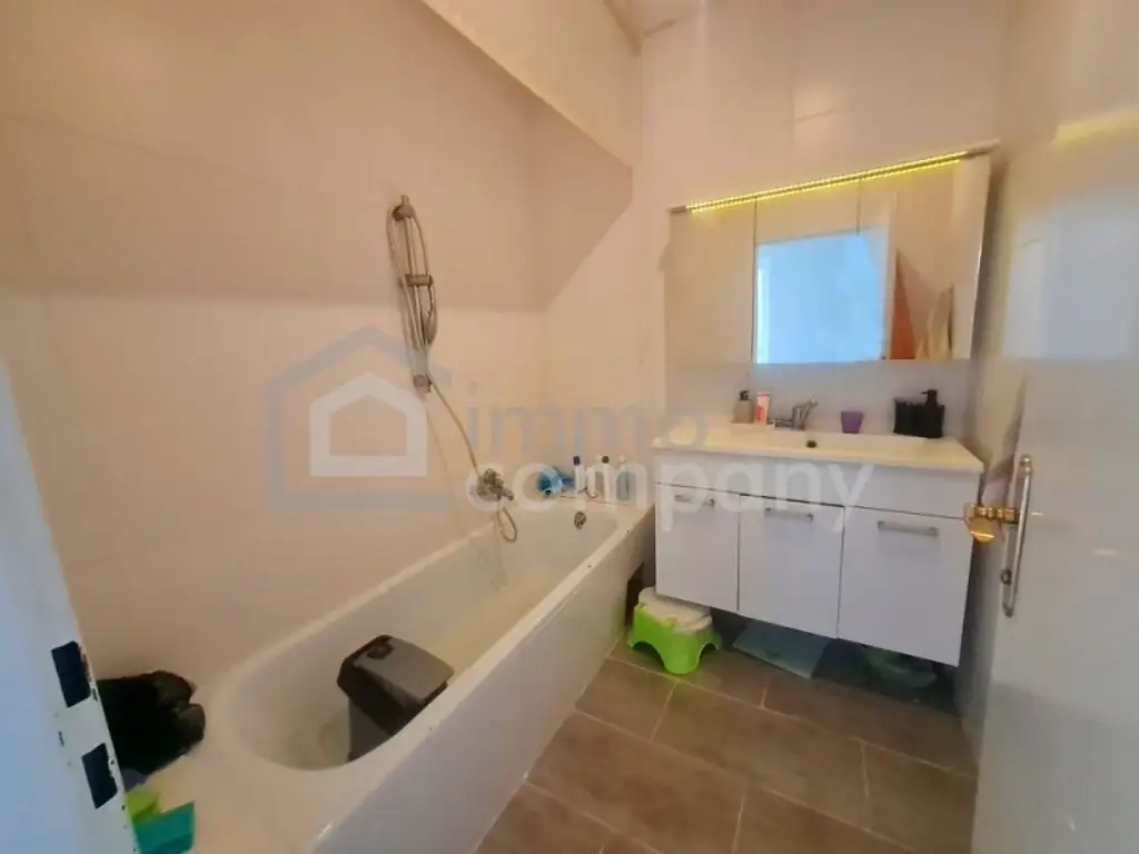 Wels/Gartenstadt : Tolle geräumige Eigentumswohnung 92m² - Loggia - Kfz Abstellplatz