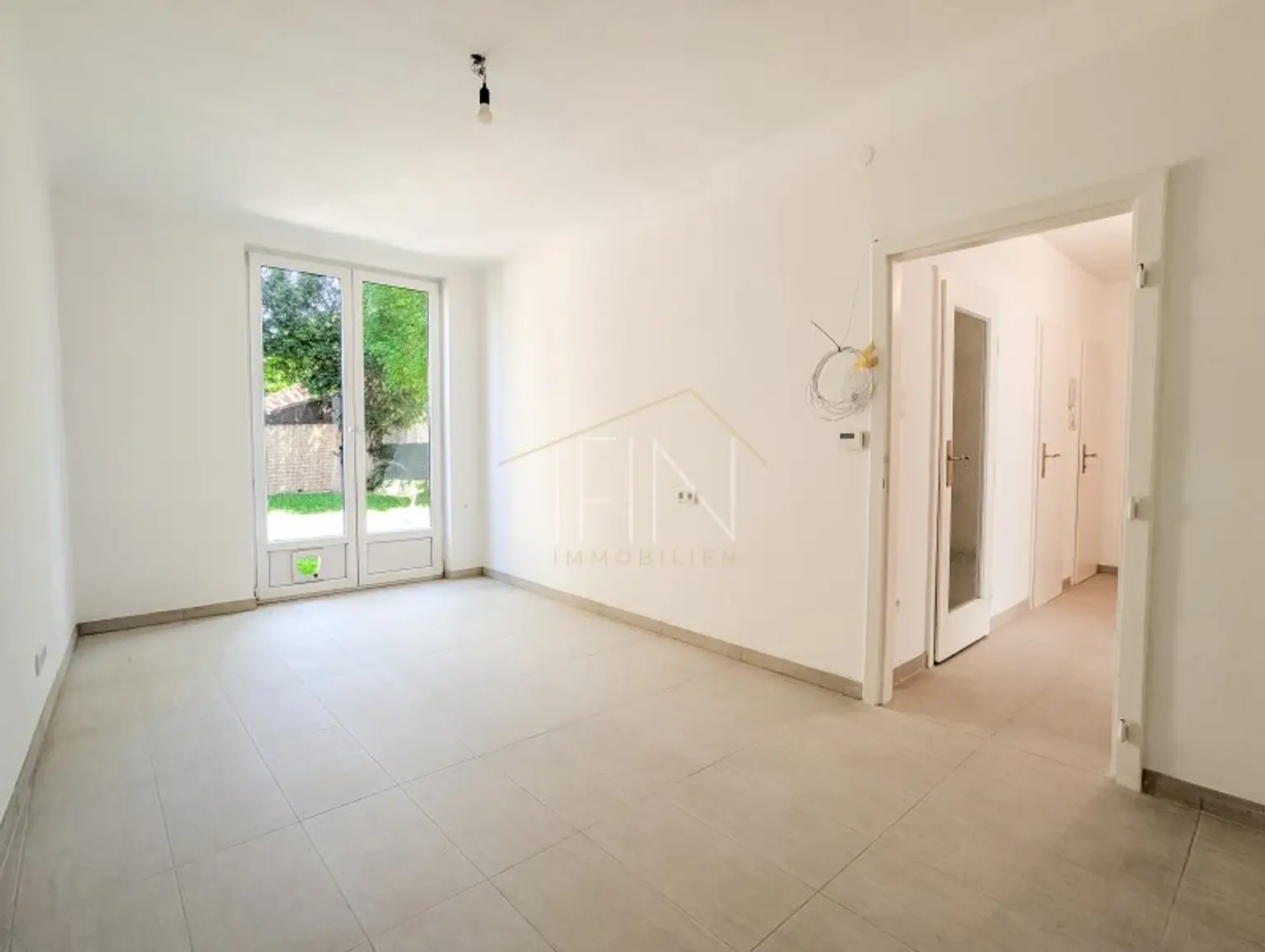 BIETERVERFAHREN! Wohnglück mit Garten & Pool – 3-Zimmer-Rückzugsort zum Ankommen und Wohlfühlen