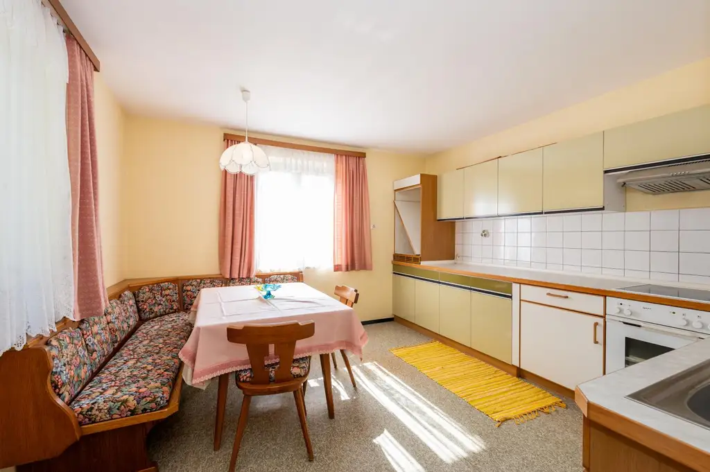 Einfamilienhaus mit großem Grundstück in sonniger Ruhelage