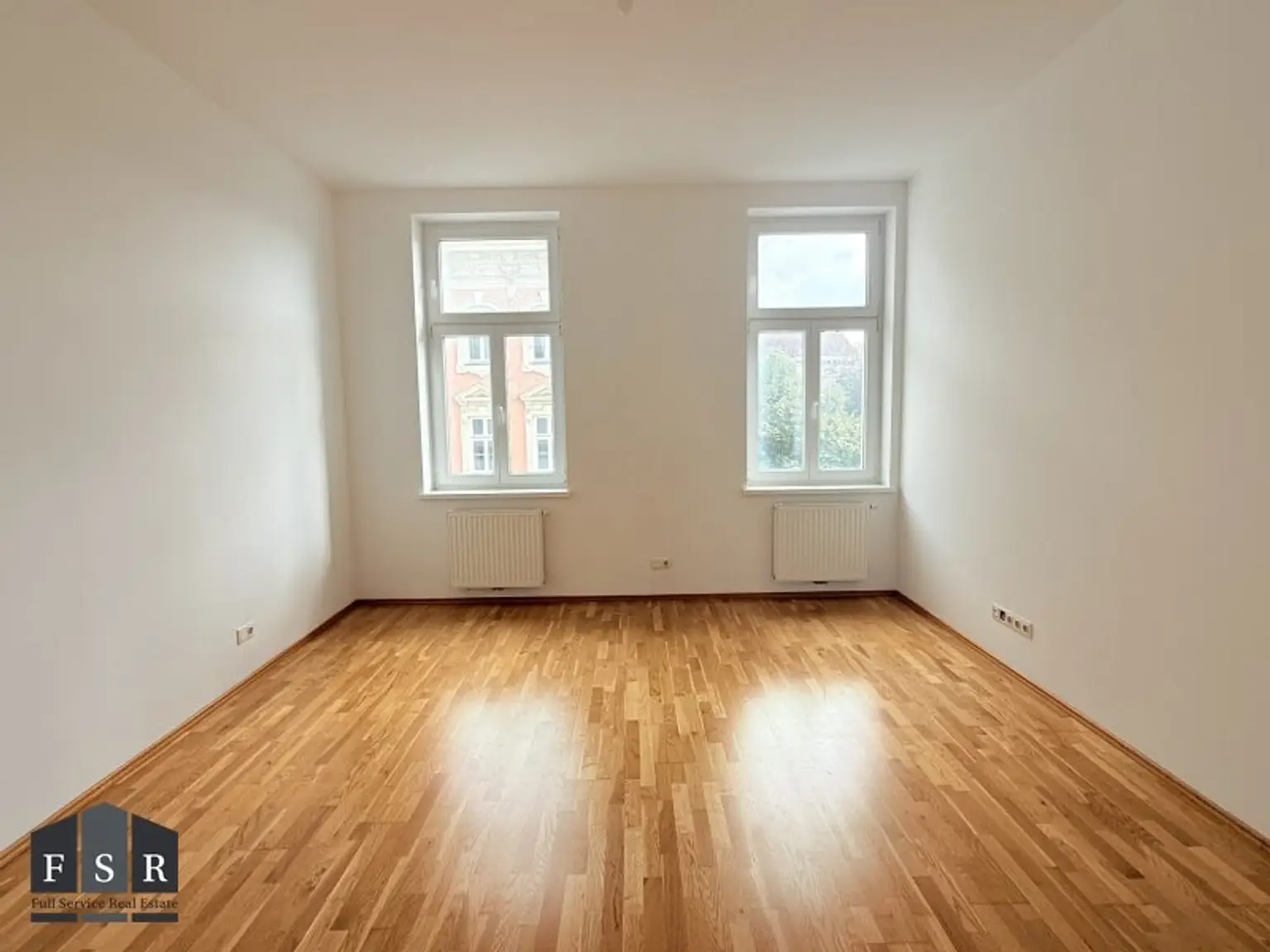 5-Zimmer-Altbauwohnung mit Balkon, lichtdurchflutet und ruhig in guter Lage des 5. Bezirks - zukünftige U-Bahnnähe