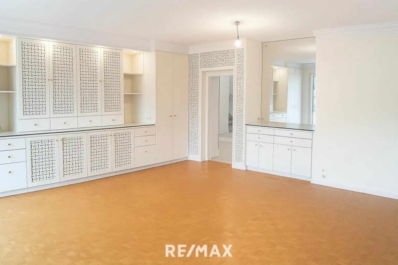 Wohnzimmer, Blick Richtung Vorzimmer