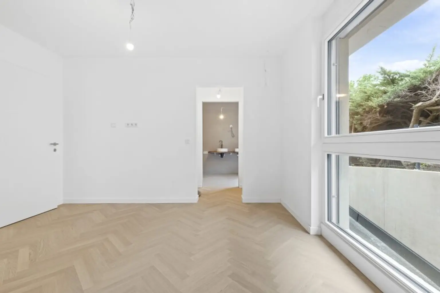 EXKLUSIVE GARTENWOHNUNG IN HIETZING MIT SALZWASSER-POOL UND SAUNA