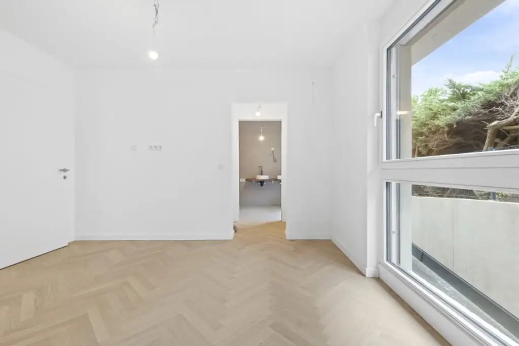EXKLUSIVE GARTENWOHNUNG IN HIETZING MIT SALZWASSER-POOL UND SAUNA