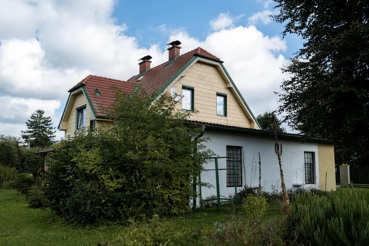 "Historisches Einfamilienhaus mit großem Garten - Gestalten Sie Ihr Traumhaus"