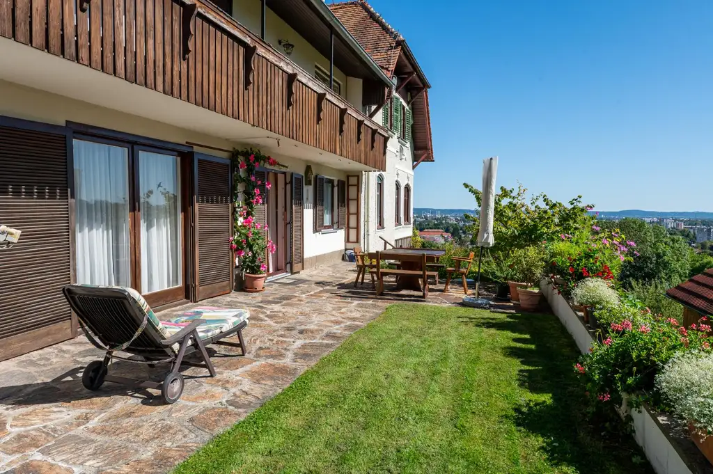 Stilvolles Haus mit Geschichte, Ruhe und traumhafter Aussicht