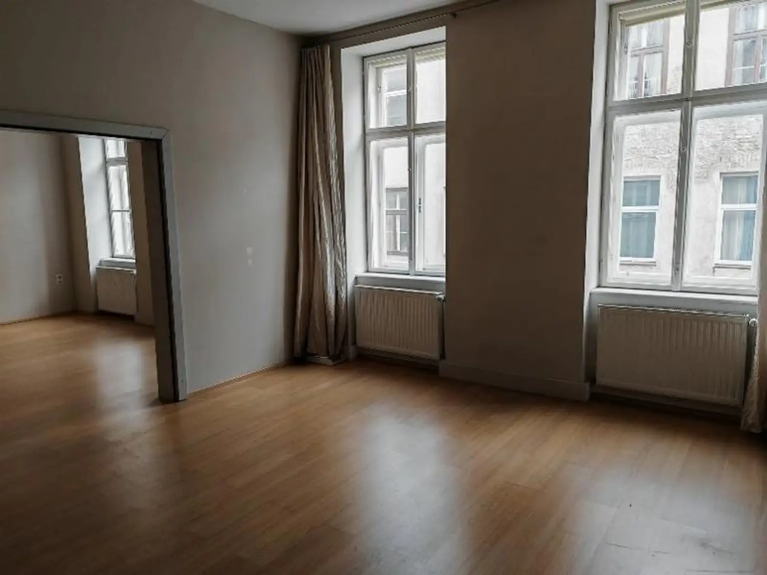 Großzügige, ruhige Altbauwohnung mit Gartenmitbenützung nähe Praterstern