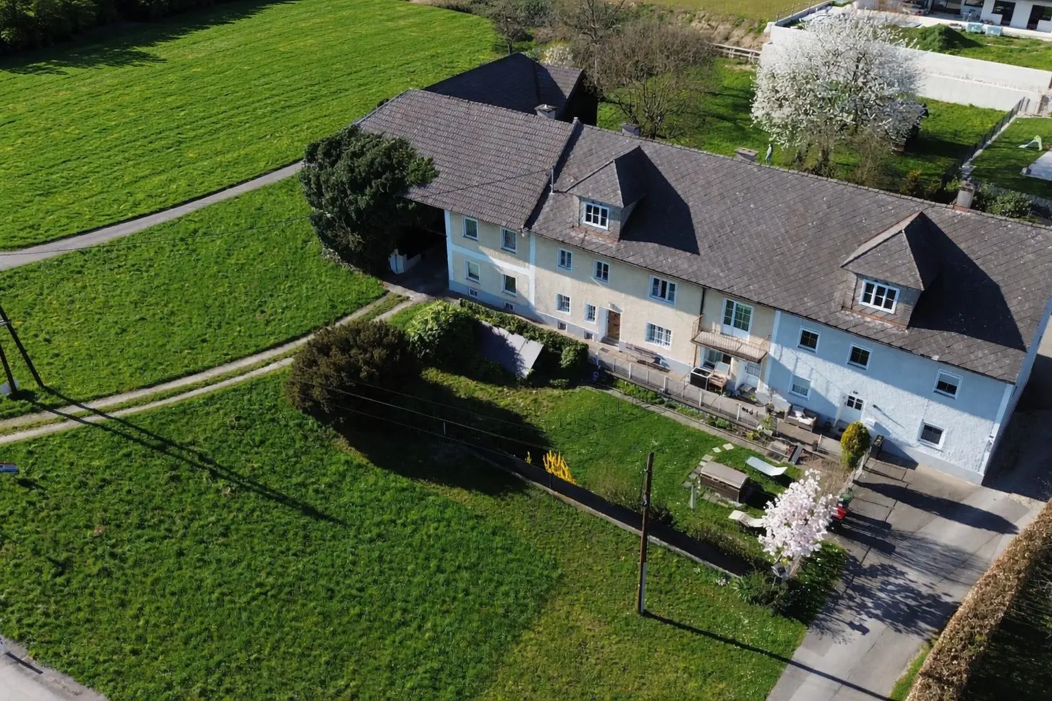 Grundstück umliegende Häuser entfernt