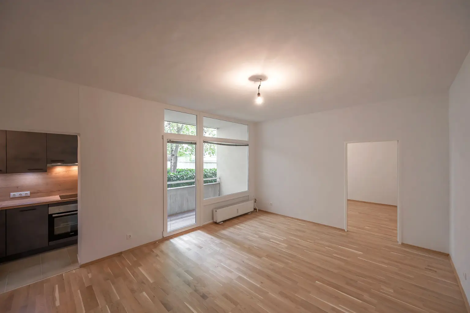 Wohnzimmer Blick zum Schlafzimmer