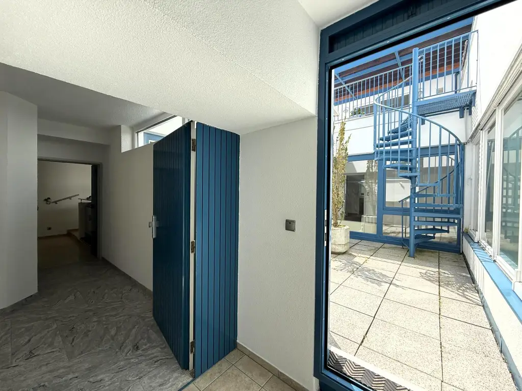 Modernes Atelier, Loft, Dachterrasse im Neunzehnten // Modern Studio, loft, roof terrace in the nineteenth //