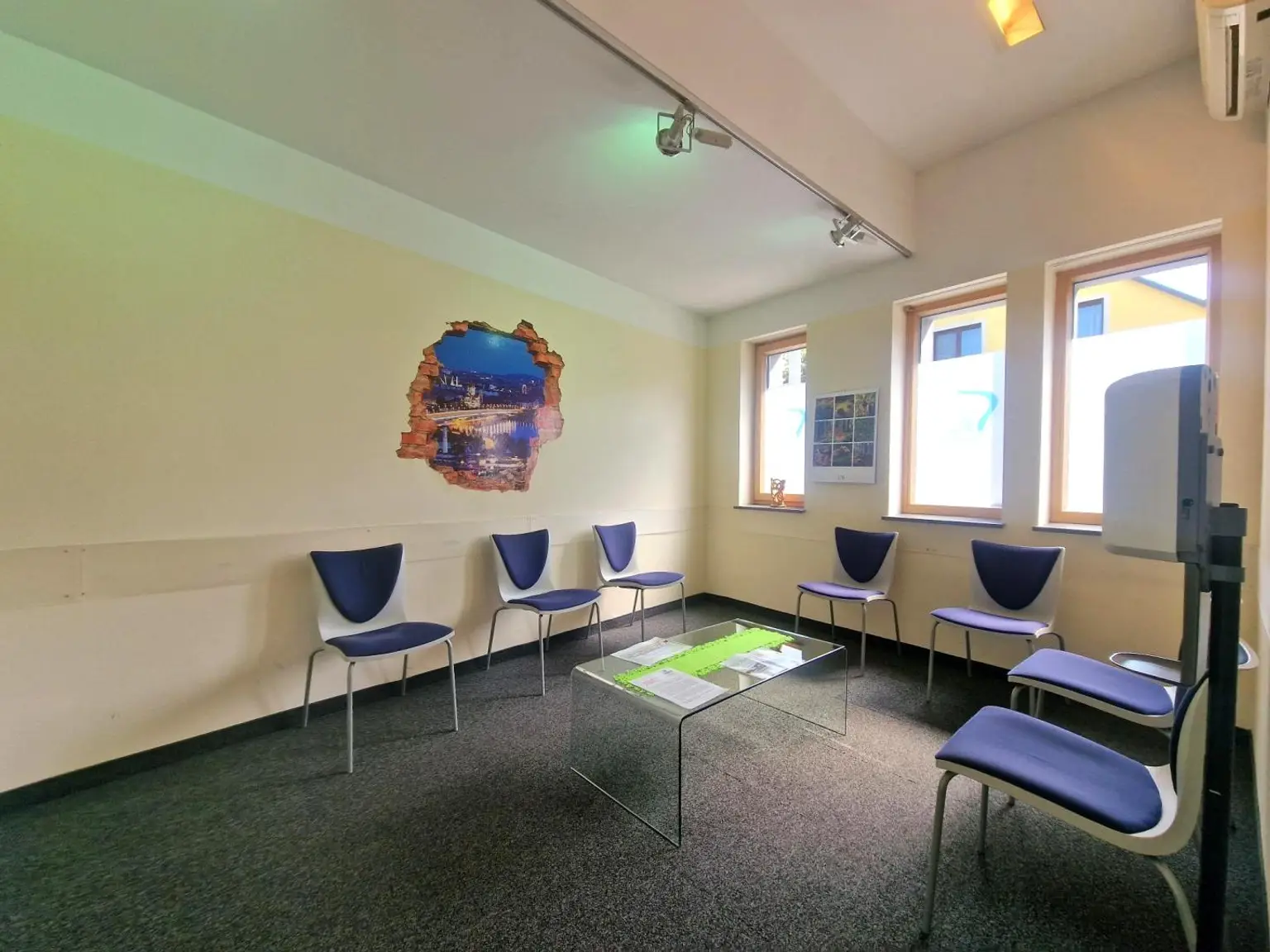 Geschäftslokal, Praxis/Ordination oder Büro im Herzen von Moosbrunn