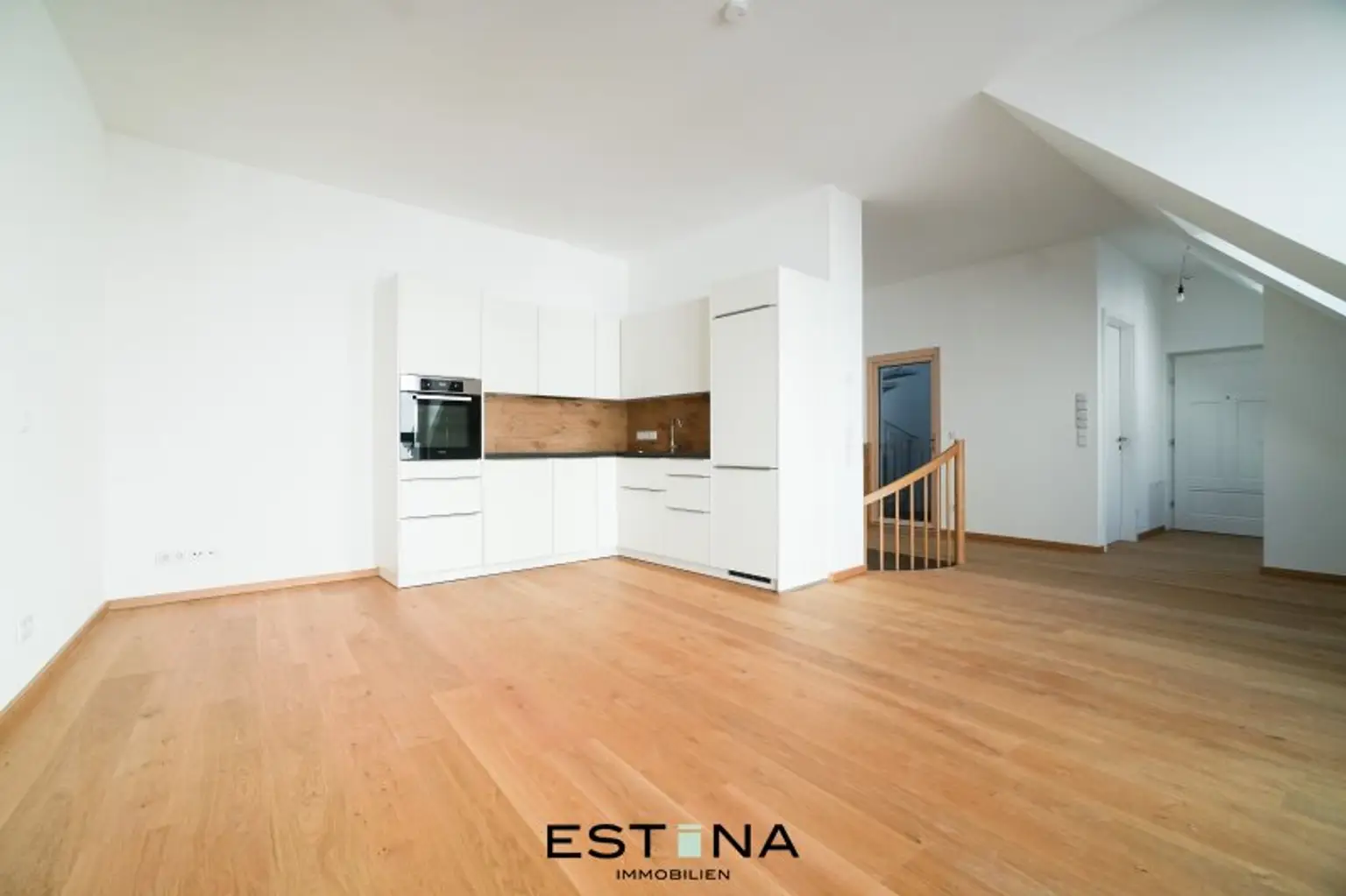 Lichtdurchflutete Dachgeschoss-Maisonette mit großzügiger Dachterrasse - Nahe U4 Pilgramgasse