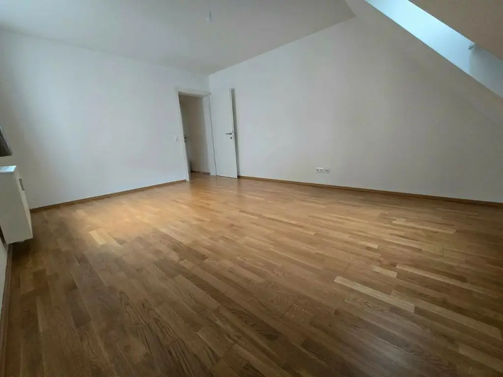 Helle und geräumige 1 Zimmer Wohnung am Südtirolerplatz!