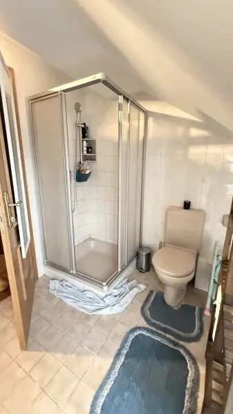 Einfamilienhaus mit Sauna uvm. auf Pachtgrundstück (verlängerbar) in Steinbrunn mit Zugang zum Badeteich!
