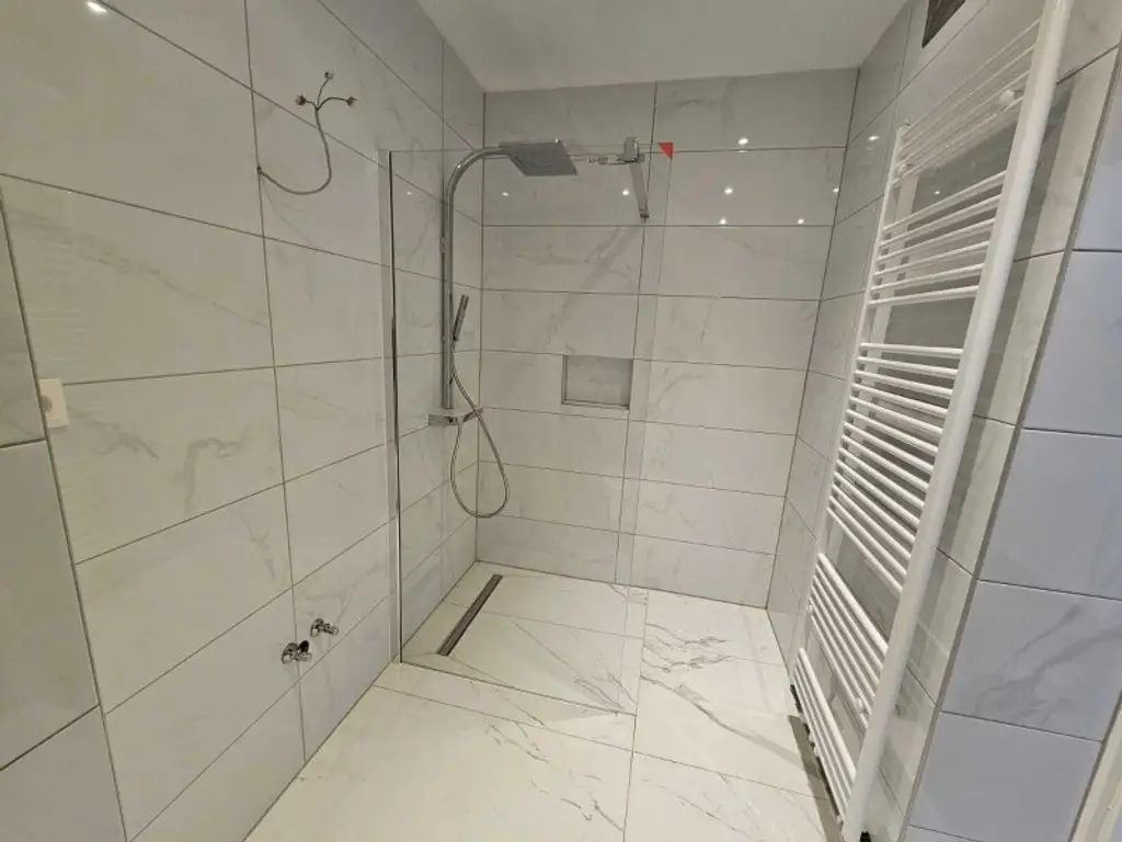 Traumhafte 4-Zimmer-Wohnung in Hinterbrühl: Erstbezug mit Balkon für nur 290.000 €!