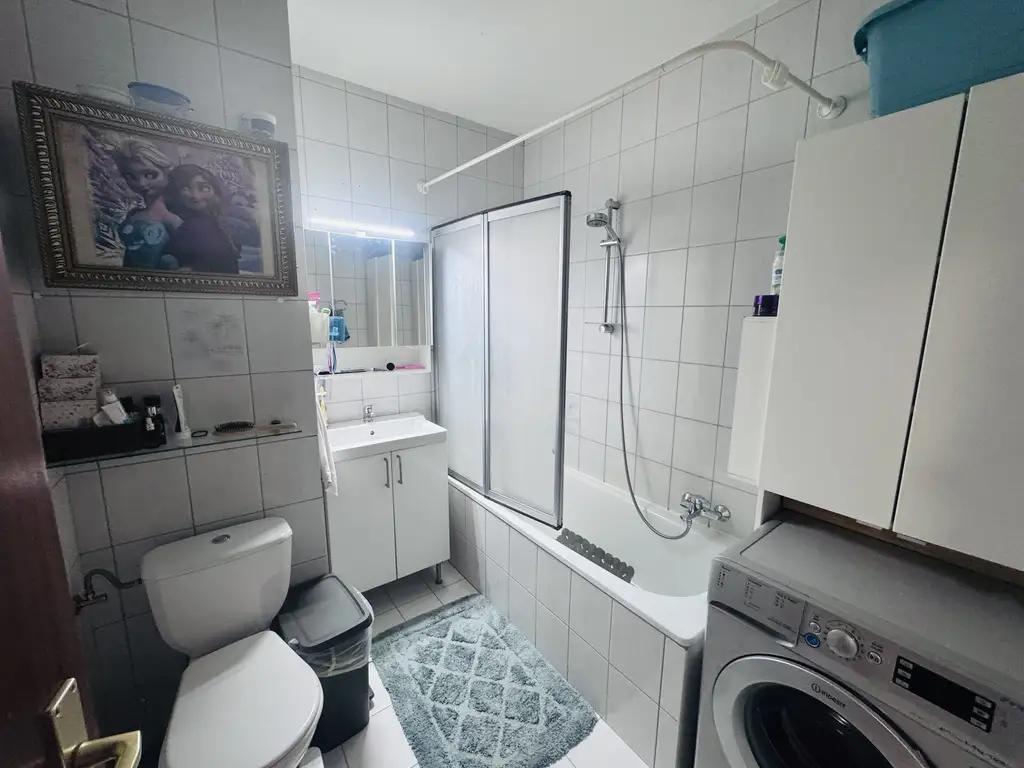 Gepflegtes Reihenhaus mit 4 Zimmer, Garten, Terrasse & Autostellplatz– ideal für Familien