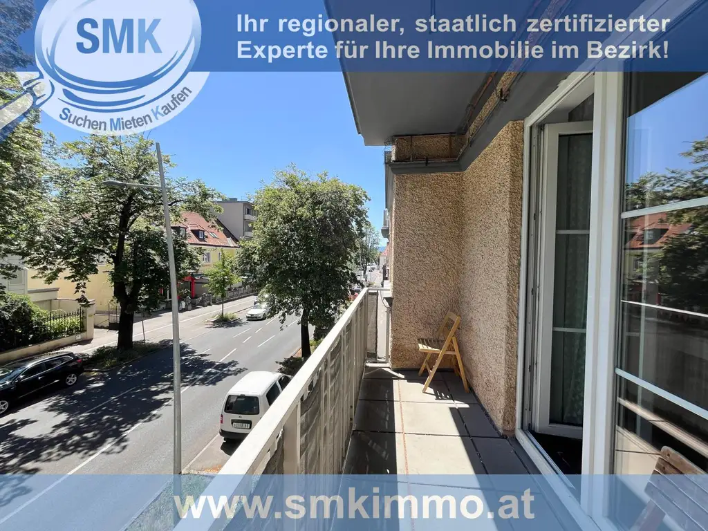 Direkt im Zentrum mit Balkon!