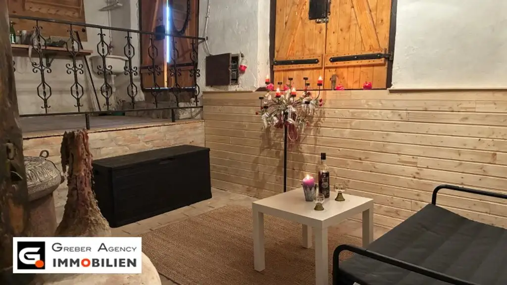 Urige Gemütlichkeit im eigenen Presshaus mit Fernblick