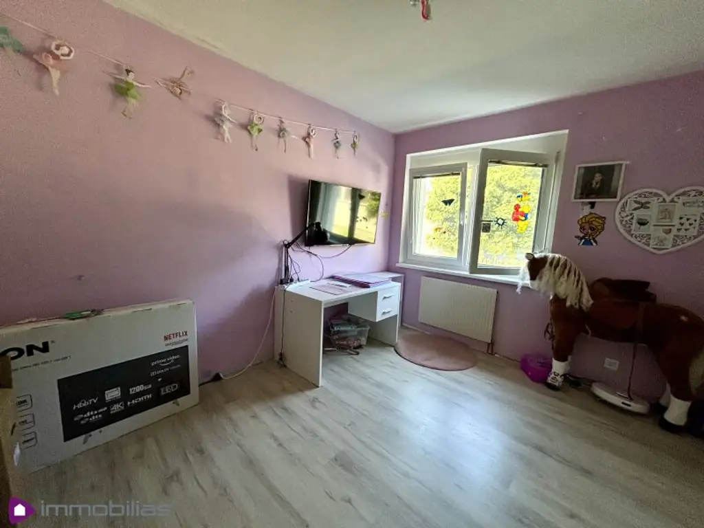 Charmante 3-Zimmer-Wohnung mit Gemeinschaftsgarten und Parkplatz im Herzen von Gänserndorf