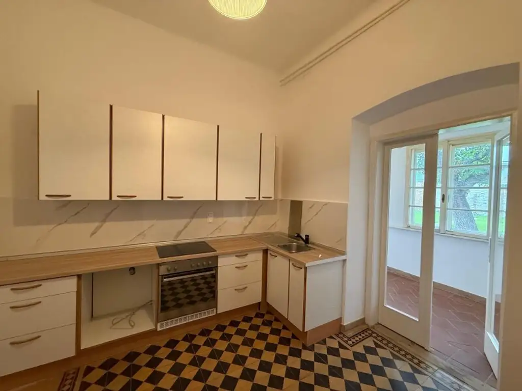 Haus im 23. Bezirk nahe U-Bahn