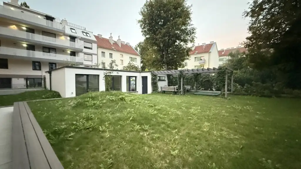 Neuwertige 2-Zimmer-Wohnung mit südöstl. Balkon und opt. Garagenstellplatz!