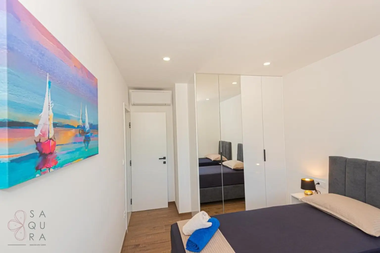 Modernes Wohndomizil mit Stil – Halbvilla mit Pool in Vodice
