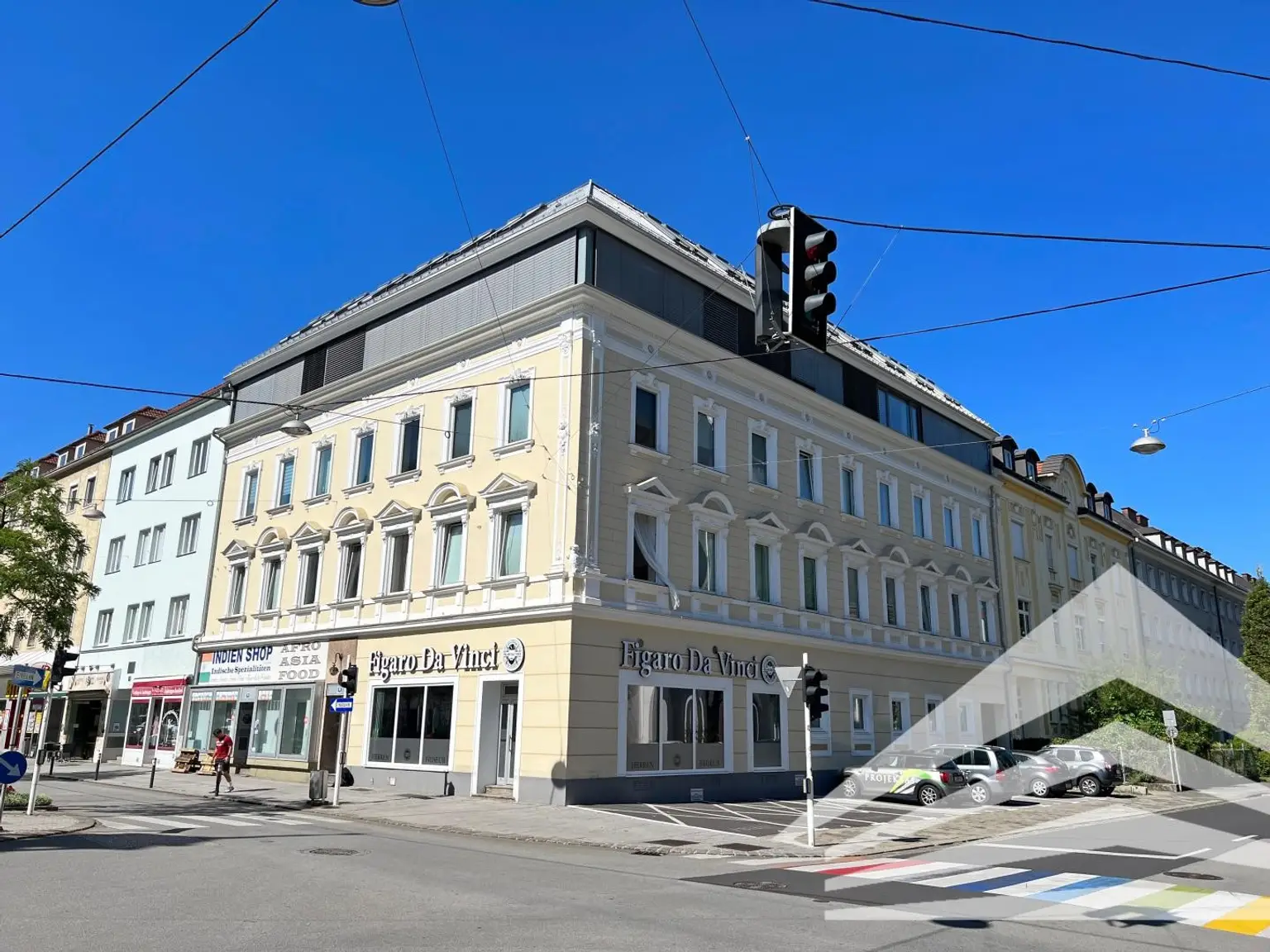 Lichtdurchflutete 2 Zimmer-Altbauwohnung mit Küche - Nähe Herz Jesu Kirche