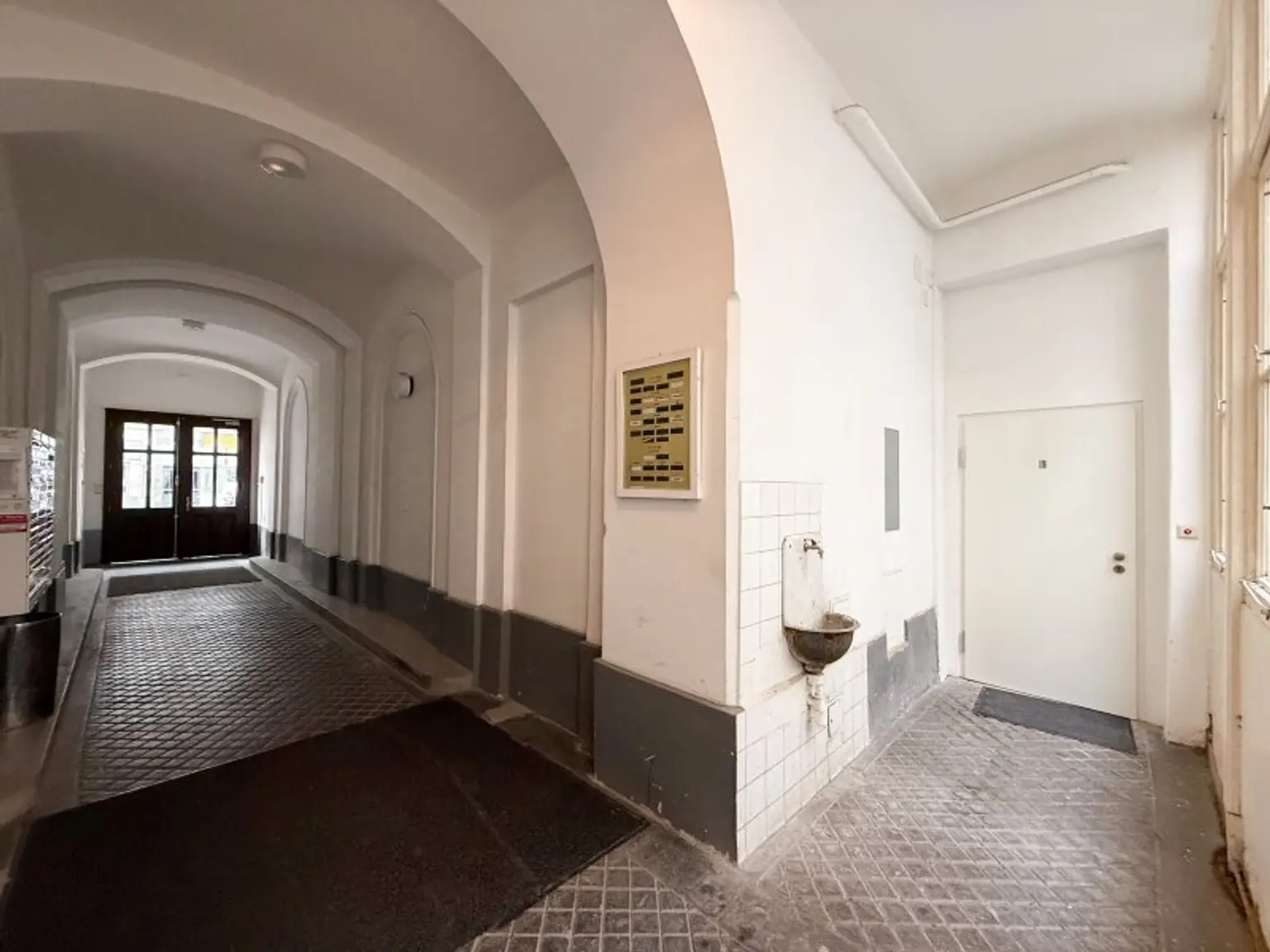 3-Zimmer Geschäftsfläche in 1090 Wien mit hoher Frequenz zu vermieten