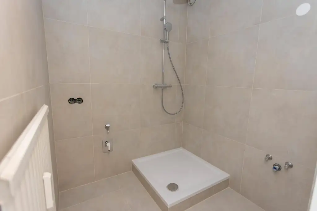 Neu sanierte 4-Zimmer-Eckwohnung im 2. Liftstock