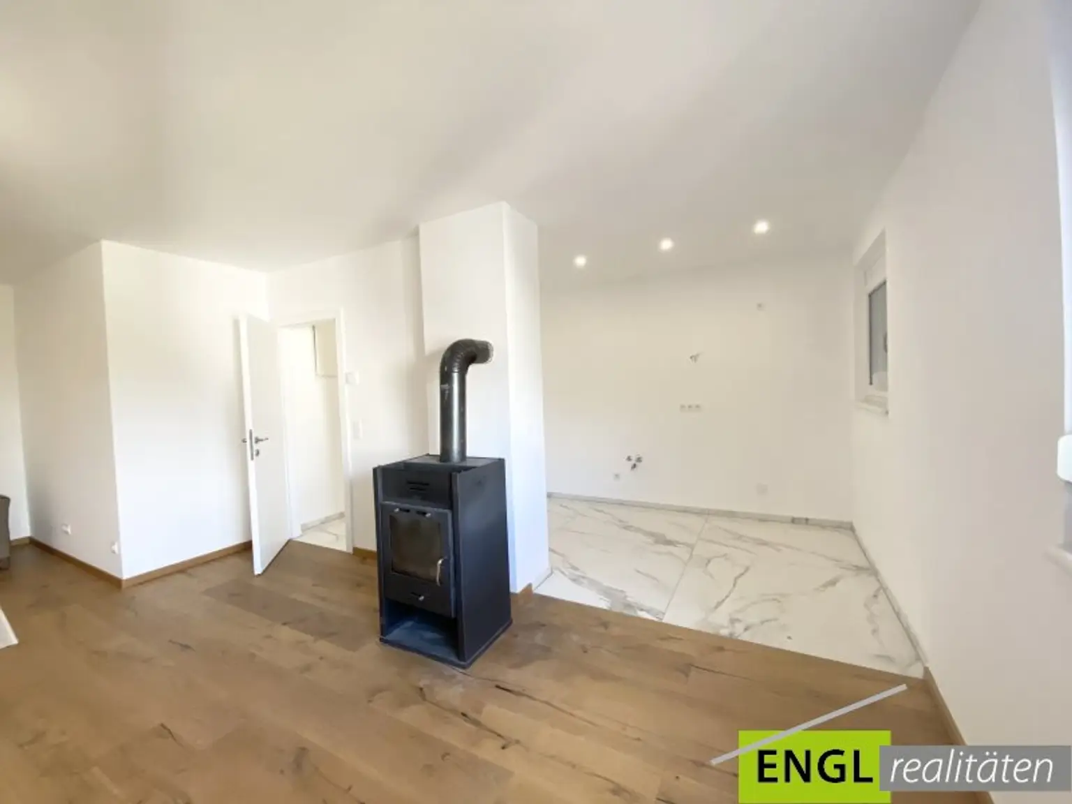 Wohnzimmer mit Wohnküche