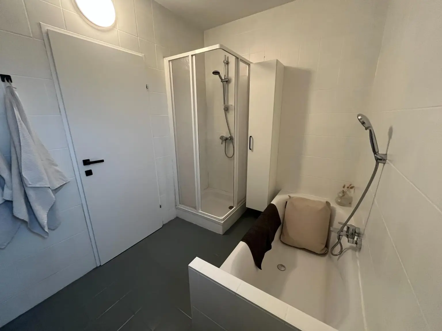Moderne, gemütliche Wohnung mit Loggia und Tiefgaragenplatz