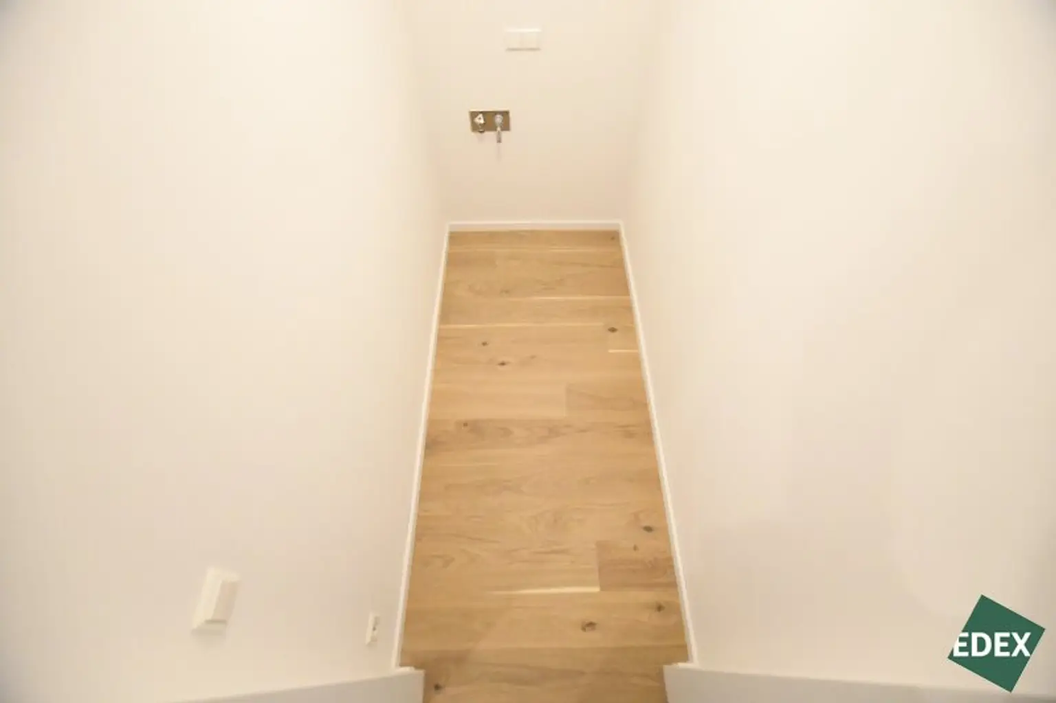 Erstbezug nach Sanierung: Schöne 2 Zimmer-Wohnung nahe Meidling Bahnhof