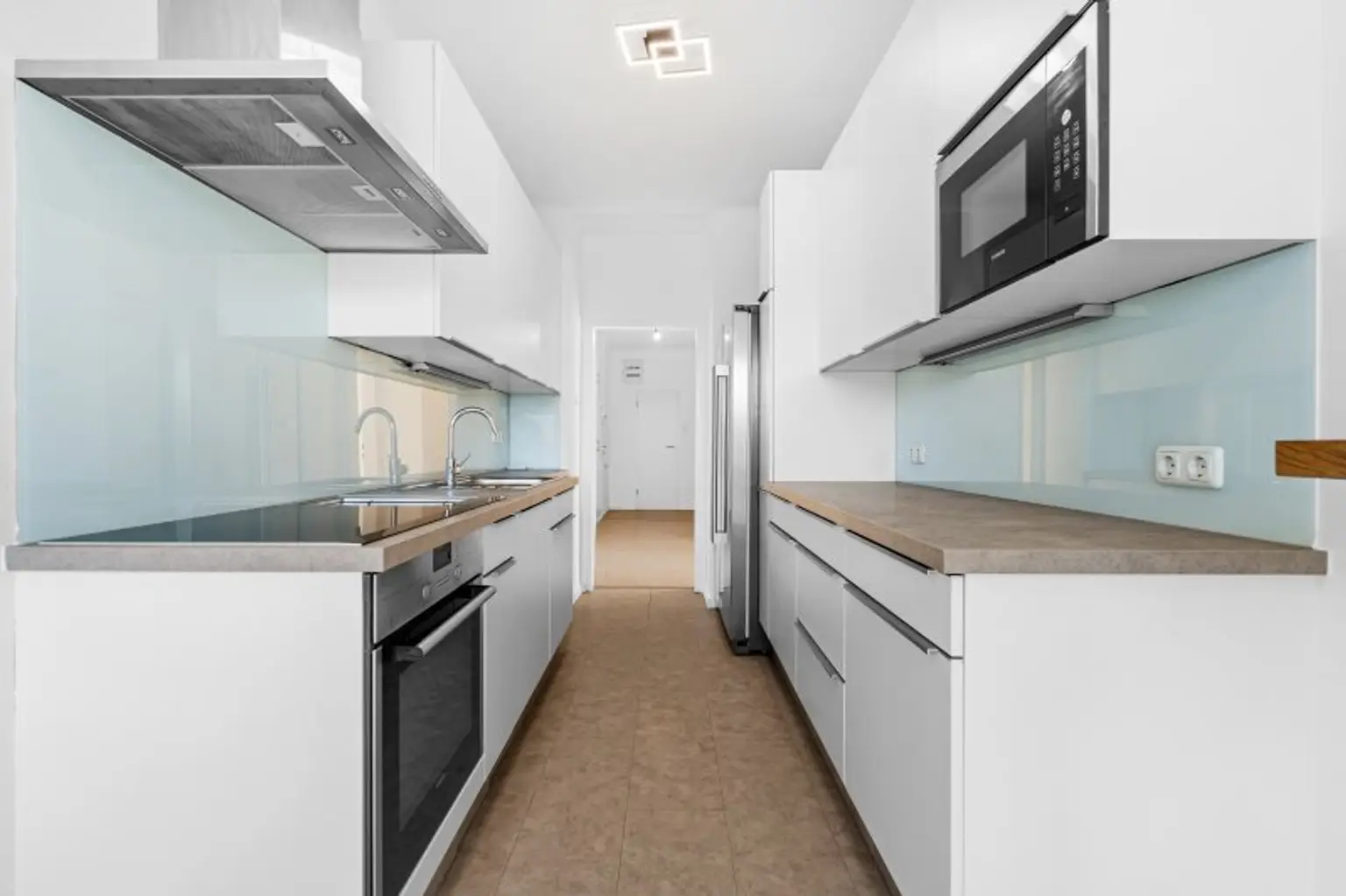 Moderne 3 Zimmer Wohnung mit 2 Loggien - Perfekt für Familien, Paare und Home-Office!