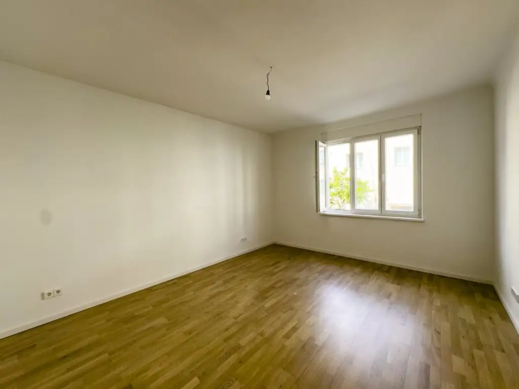 Charmanter Erstbezug nach Sanierung | 3 Zimmer + separate Küche | Balkon in Hofruhelage