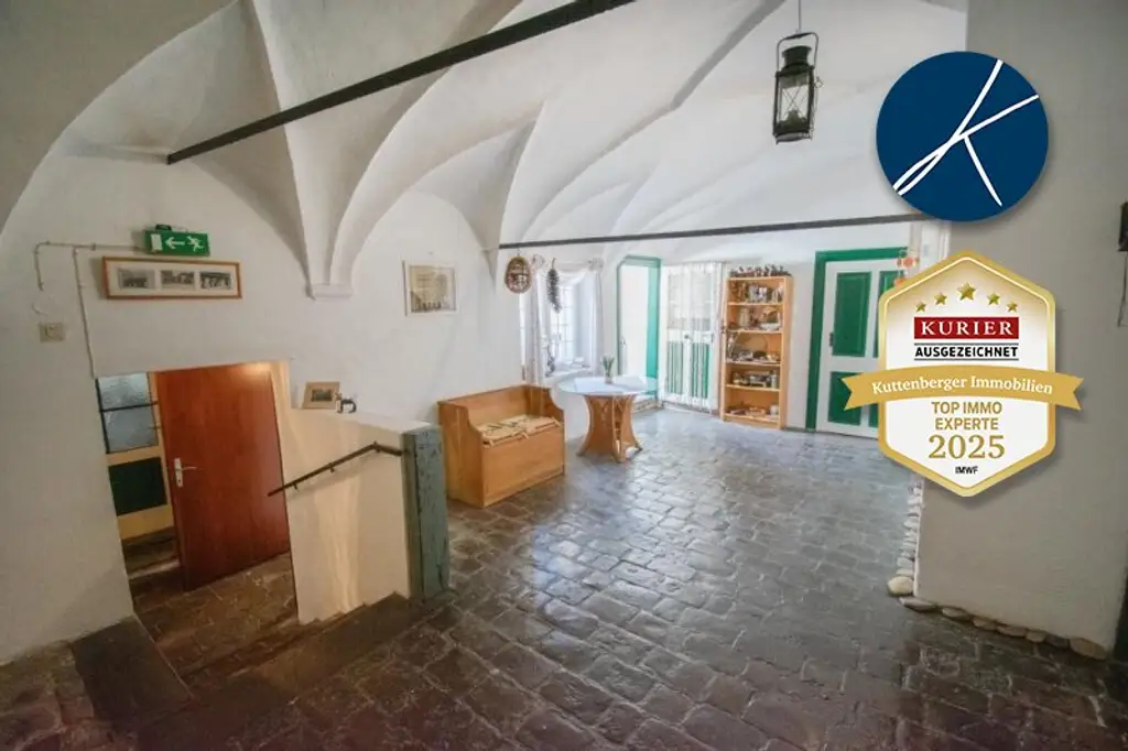 Zentrum: Fast leeres Zinshaus zum Entwickeln