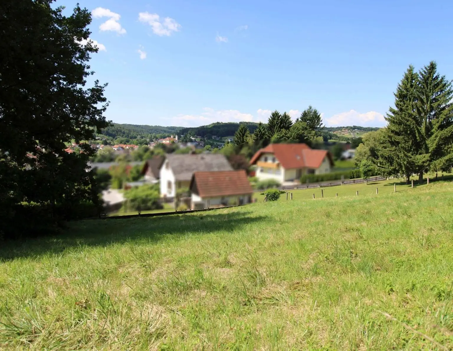 Rarität, schönes Baugrundstück in zentraler Lage mit Aussicht, leichte Hanglage, Baudichte 0,2-0,6