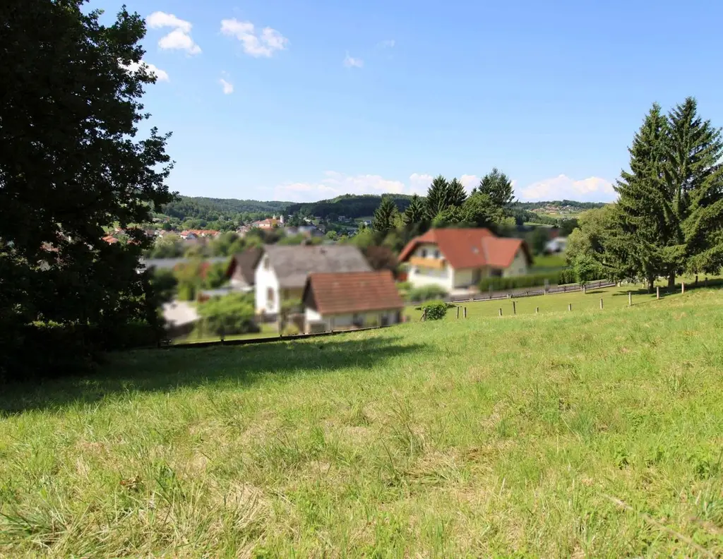 Rarität, schönes Baugrundstück in zentraler Lage mit Aussicht, leichte Hanglage, Baudichte 0,2-0,6