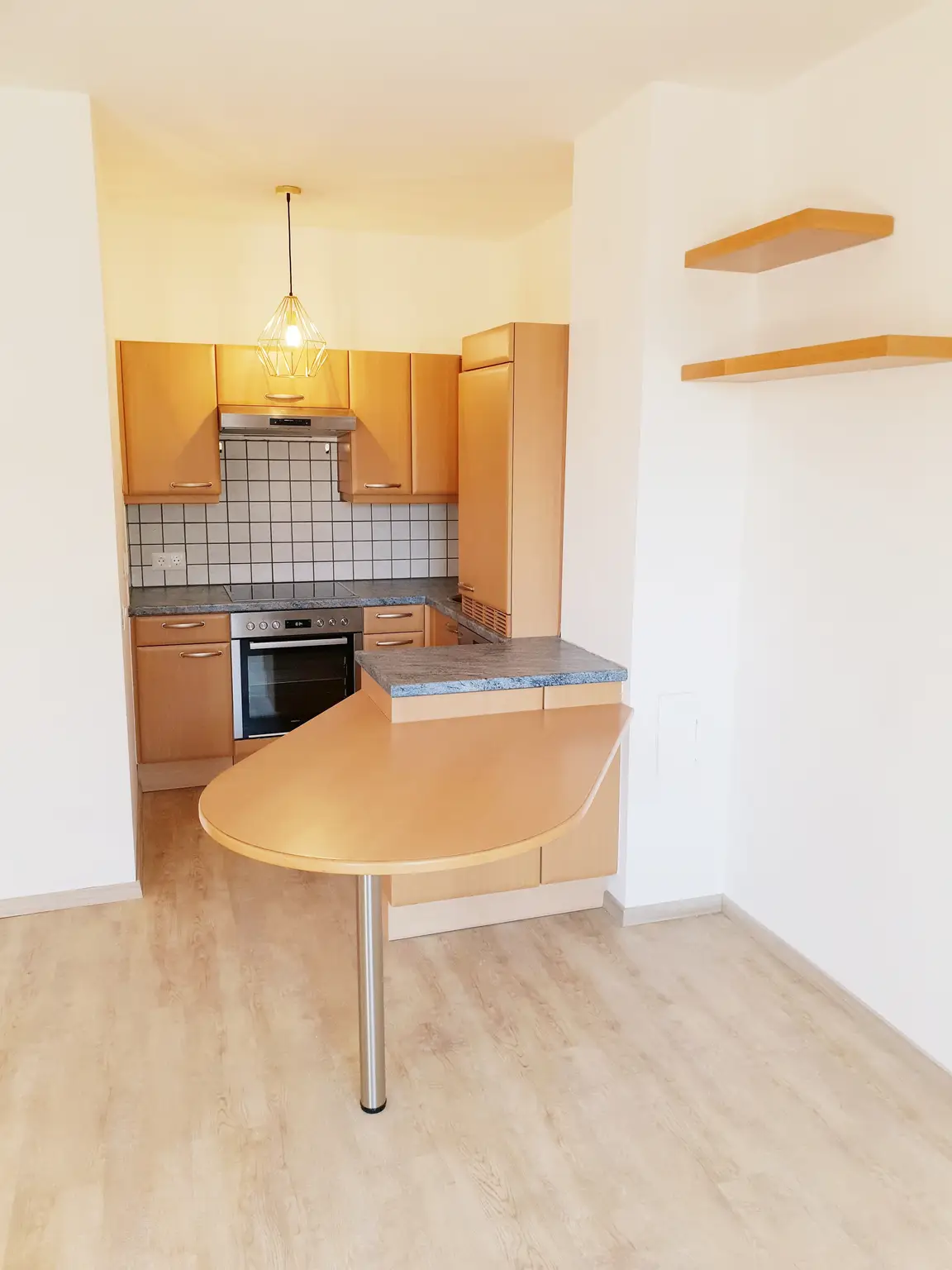 Zwei Zimmerwohnung mit Balkon zu vermieten!