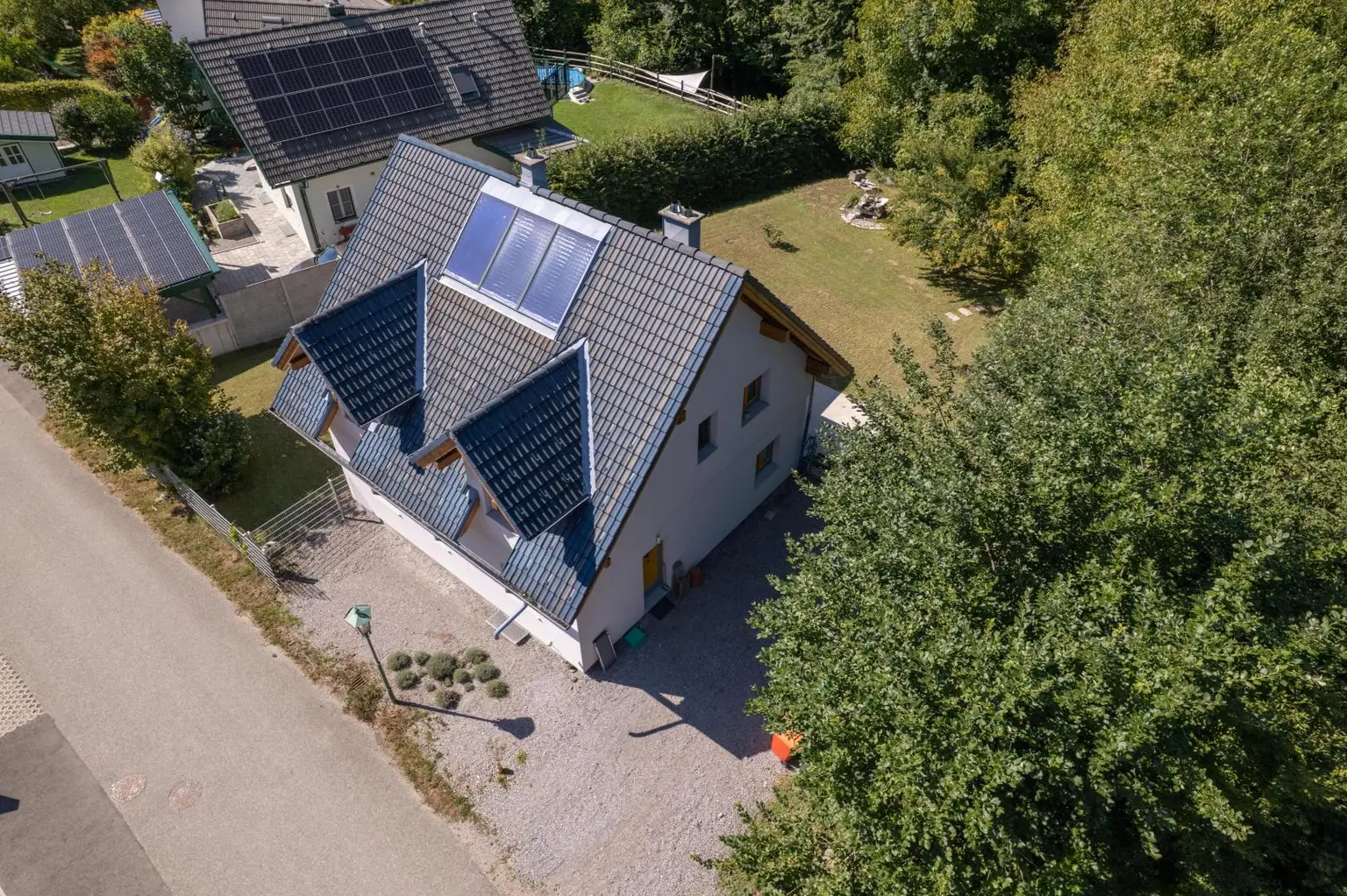 Schönes Holzhaus in absolut ruhiger Waldrandlage