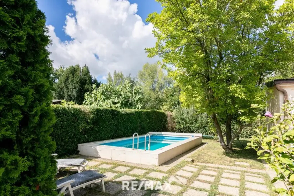 Baugrundstück in Seenähe mit Altbestand !