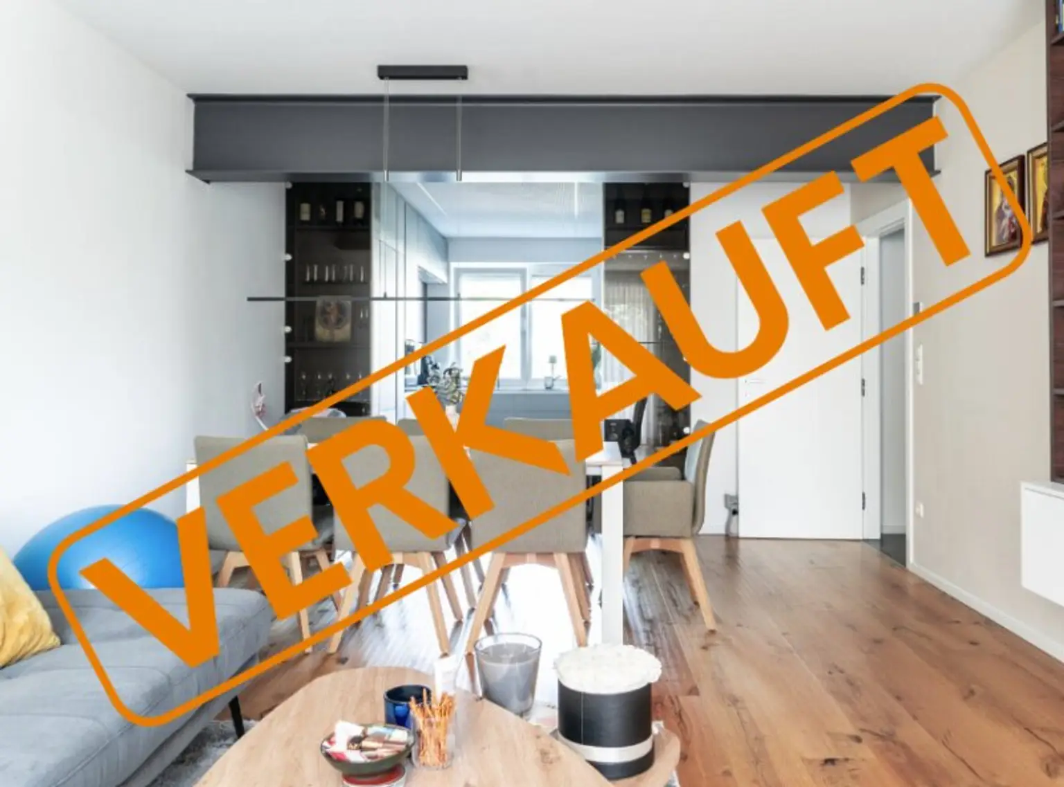 **VERKAUFT**Kernsanierte 3 Zimmer Erdgeschosswohnung nähe Plus City