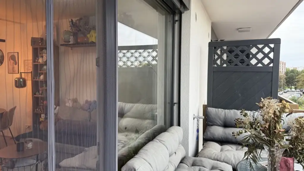 Neuwertige 2-Zimmer-Wohnung mit südöstl. Balkon und opt. Garagenstellplatz!