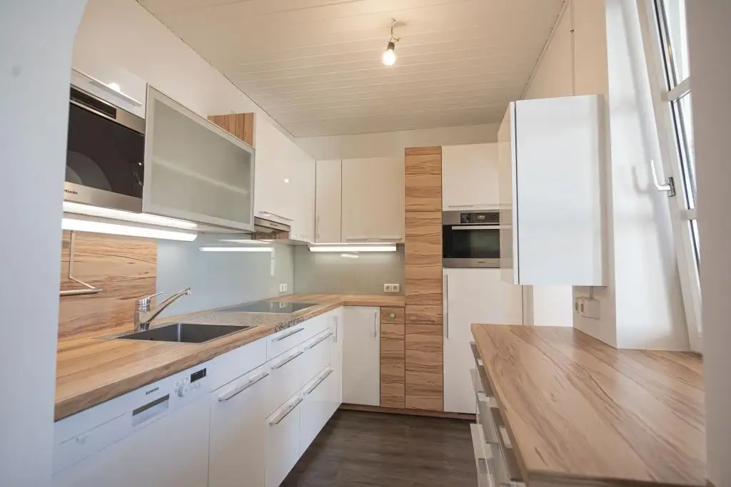 Gepflegte, helle und zentrale Wohnung mit Garage