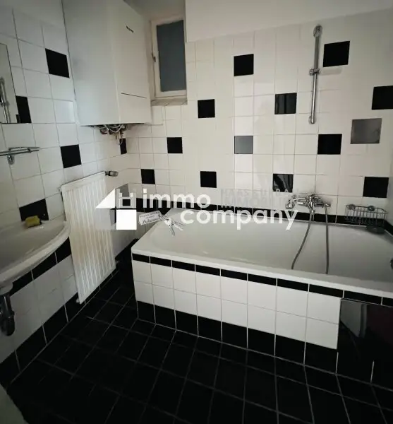 Neue schöne Wohnung mit herrlicher Aussicht! 8. Bezirk. U6 und U2!